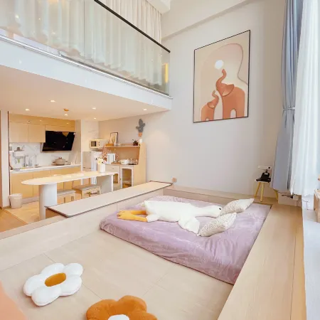 Xinghai Square ins semi-sugar Xizhang Loft B&B