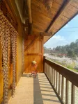 Yishanhai Mountain Residence (Guiding Gluge Sang Scenic Area)