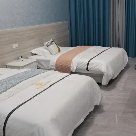 Chibi Xinjin Hotel Hoteles en Chibi