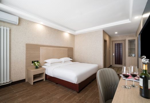 1. 베이징 콩강 란..