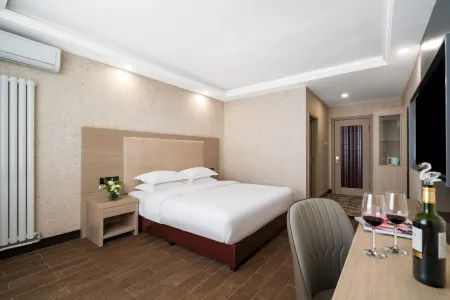 Beijing LanWan International Hotel (Capital Airport Xinguozhan Branch)