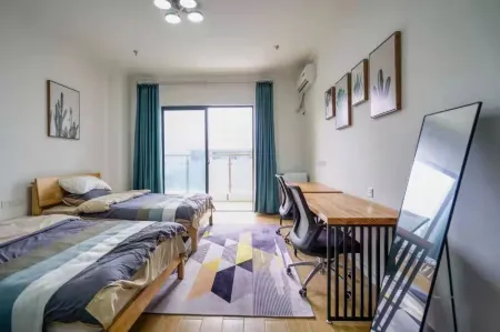 Huayue Hotel (Longhaixinyungu Branch) Отели рядом с достопримечательностью «Xiamen University - Jiahe College»