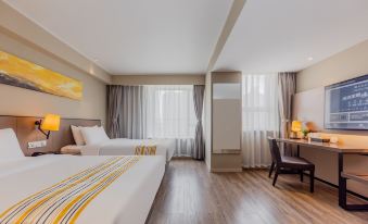 Homeinn Plus Hotel (Shanghai Lujiazui Yushan Road Yuanshen Sports Center Subway Station)