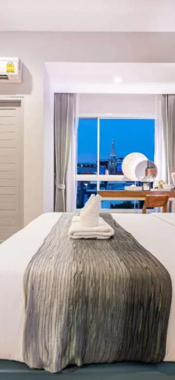 ห้องดีลักซ์ เตียงใหญ่ 1 เตียง