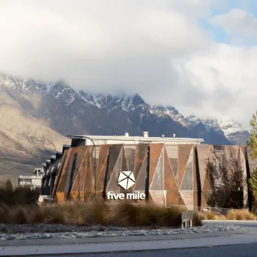 Sudima Queenstown Five Mile Отели рядом с достопримечательностью «Пивоварня Altitude Brewing»