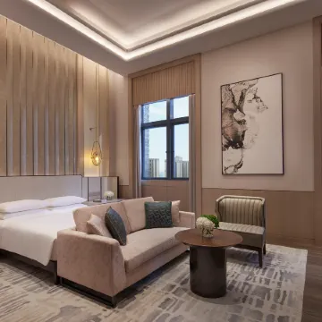 Hyatt Regency Metropolitan Chongqing Отели рядом с достопримечательностью «Jiefangbei Pedestrian Street»