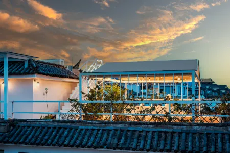 Yuchen Photography Theme Garden Inn (Dali Ancient City Branch)