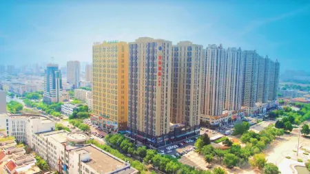 Wanhua Hotel (Piazza del Popolo Hotel) Отели рядом с достопримечательностью «Shouguang Vegetable Hi-Tech Demonstration Park»