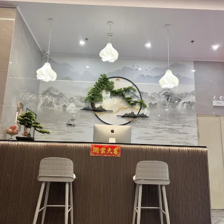 Manze Haoting Hotel (Hezhou University)