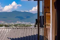 Banshan Lishe Designer Inn with View and Garden (Lijiang Shizishan) - 로맨틱