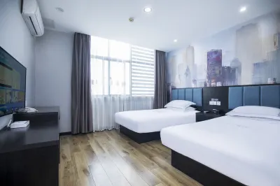 Qingmu Hotel (Huaian Lianshui City Square) Hotels near Yanhuang University