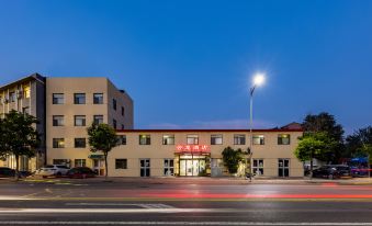 Heyi Hotel (Renqiu Main Branch)