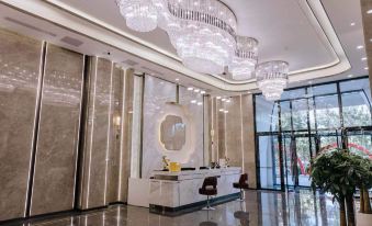 Chifeng Golden Lion Crown Xishang Jiayan Hotel