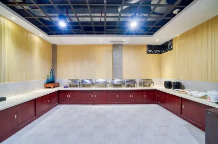 Holton Hotel (Yiwu International Trade City)