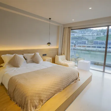 Jingning Yunye Landscapes Leisure Stay (Fenghuang Ancient Town Dream City Branch)