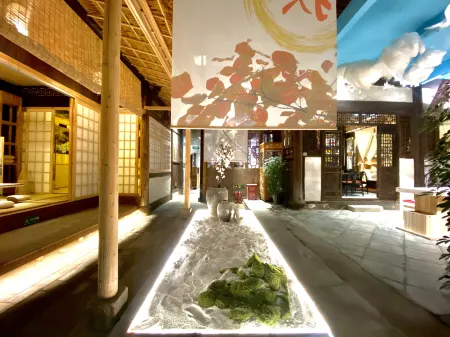 Floral Hotel · Jiangxiangtai Tea Culture Hall hotel (Huizhou Ancient City) Отели рядом с достопримечательностью «Zheng's Ancestral House of She County»