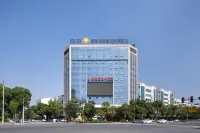 Huarong Hongfa International Hotel (People's Square) - parking