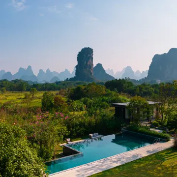 Julong Town Resort Hotel (Yulong River Store, Shili Gallery, Yangshuo)