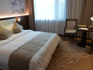 Fengcheng International Hotel (Wolong Villa)
