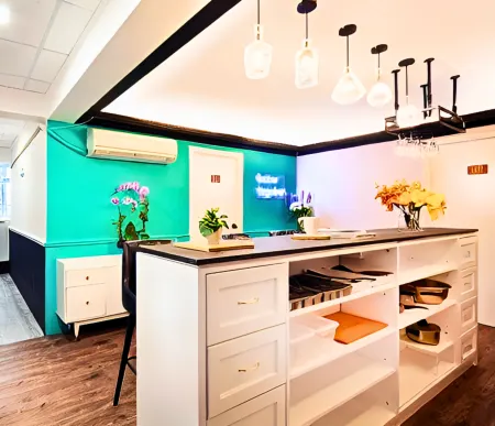 Pillows Co-Living Отели рядом с достопримечательностью «Чистоводный залив»