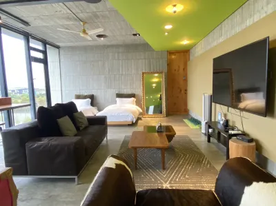 Water with Candle B&B Hotels in Yilan
