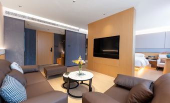 Ruifeng Garden Hotel (Huangshi North Station)