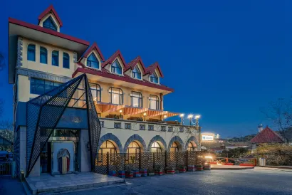 The Castle Hotel (Qingdao Zhanqiao Railway Station Store)
