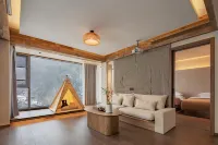 Taolu·Guanshan Listening Designer Yeshe Meisu (Shennongjia Muyu Town Bus Terminal Store) Hotel di Shennongjia