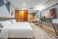 Chonpines Hotel (Altay Lanwan Food City)