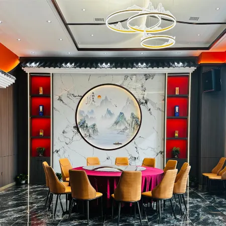 Chifeng Jindu Holiday Hotel (Wanda Plaza)