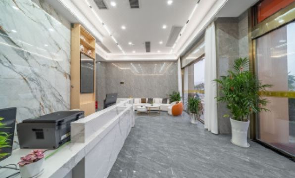 Bali Island Holiday Hotel (Xinzhou International Business City)