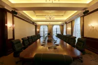Cezanne Manor Hotel & Resort - Business