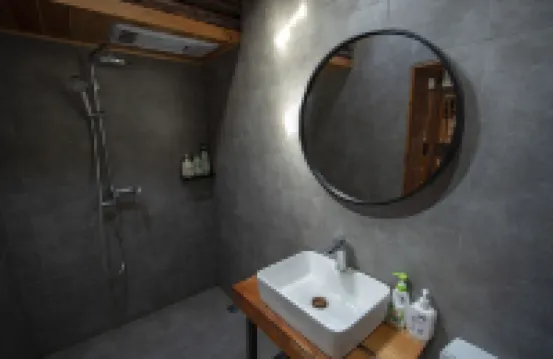 Dashundian Hanging House Hostel