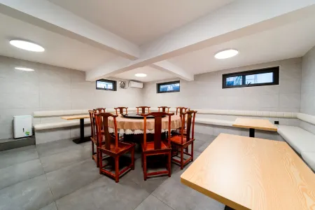 Fenglin Evening Homestay (High-speed Railway Station Branch) Отели рядом с достопримечательностью «Minsu Fengqing Street»