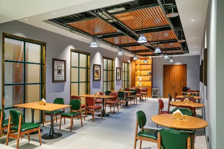 JAMES JOYCE COFFETEL（TangShanAiQinHaiTaiYangChengDian） Отели рядом с достопримечательностью «Tangshan Vocational and Technical College»