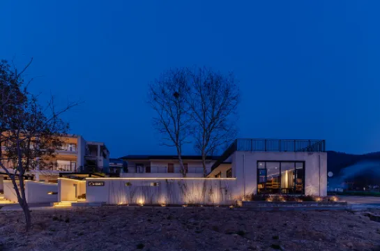 Shaojian·Yuxia Homestay (Lijiang Tangchi Hot Spring Resort)