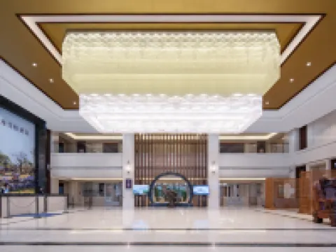 費県インゾーンガーランド(Inzone Garland)ホテル 費県のホテル