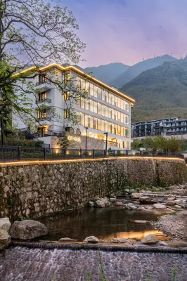 Yunman 16 (Anji Yunshang Grassland Panda Tribe Adventure Park) Hotels near Sky Land