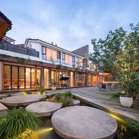 Mogan Mountain Yinhua Wu Hot Spring Resort Guesthouse