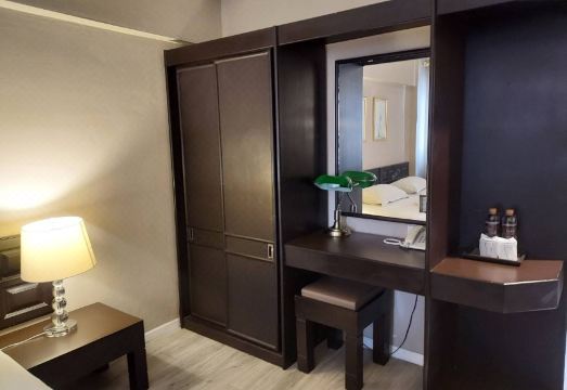 타리스 아트 호텔 프래