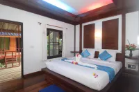 Lanta Long Beach Hostel