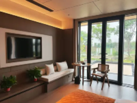 Floral Hotel · Bengbu Sanzhi Xiaolu Hotel