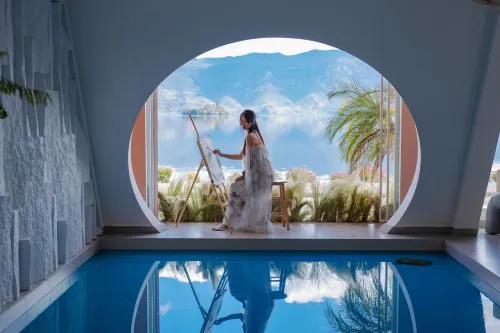 Sanseyunhe LuguLake Hotel