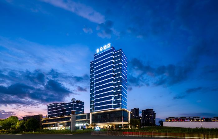 Atour Hotel (Longyou Fengxiangzhou Park Rongchang Avenue, Quzhou)