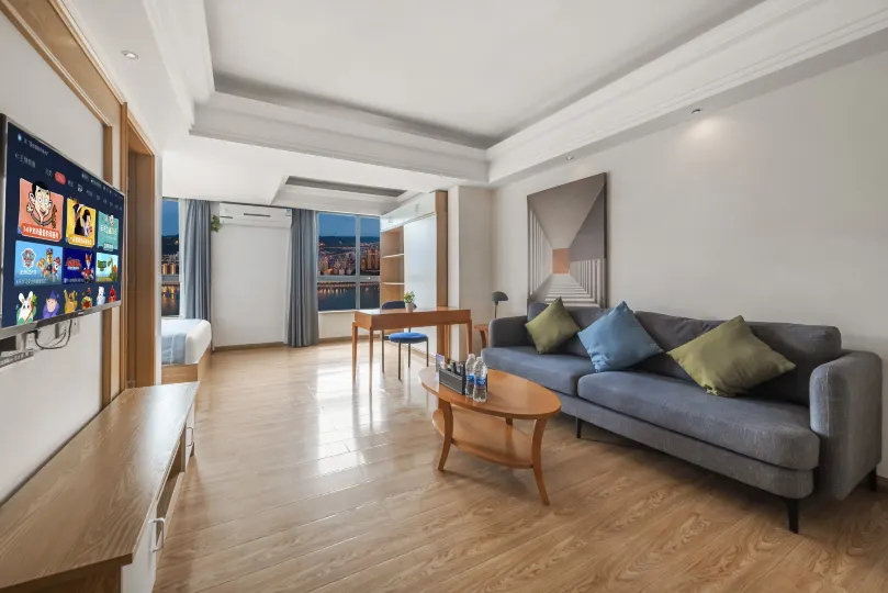 Lanyue River View Hotel (Chongqing Jiefangbei Hongyadong Store)