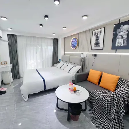 Yuni Light Luxury Apartment (Fuzhou Vientiane City) Отели рядом с достопримечательностью «Больница Военных Территорий Фучжоу»