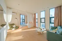 雲庭美宿智慧酒店（威海北站歐樂坊零點夜市店） 鄰近山東省川淵堂中草葯葯用植物園的酒店