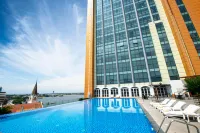 Johari Rotana Các khách sạn gần Palm Beach