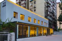 ...and hotel(Beijing South Railway Station Yangqiao)