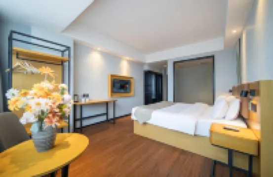 GreenTree Inn (Nanchang Railway Station Bayi Square Ding Road South Metro Station)